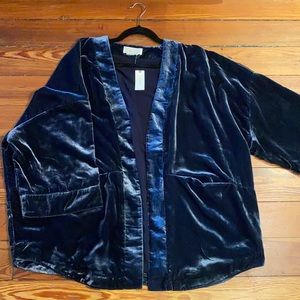 ANTHROPOLOGIE Navy Velvet Short Kimono